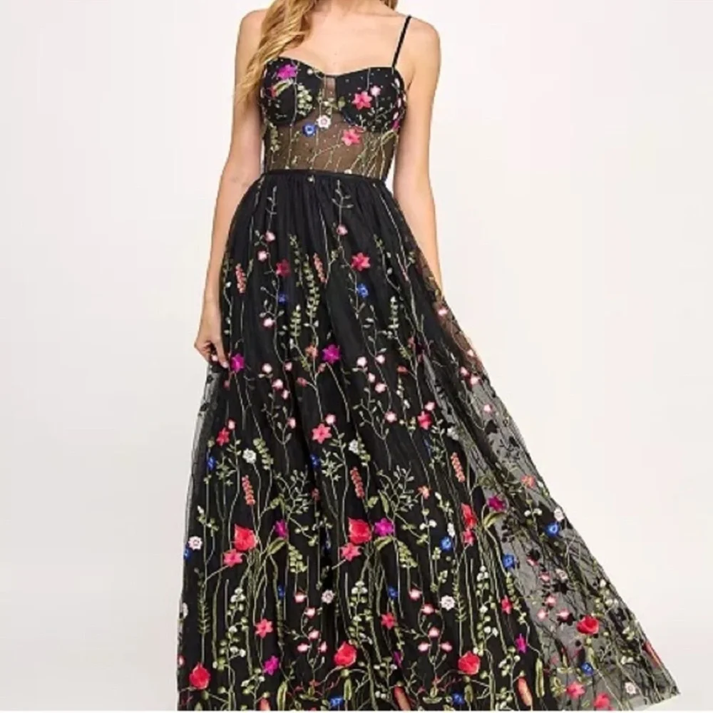 NWT City Studios Juniors' Floral-Embroidery Illusion-Corset Gown - Size 15/16 - Picture 2 of 8
